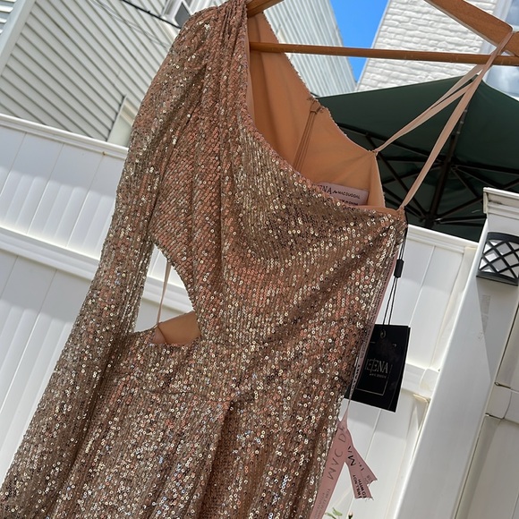 Ieena X Mac Duggal - Silver Sequined One Shoulder Cut Out Gown - Picture 11 of 17